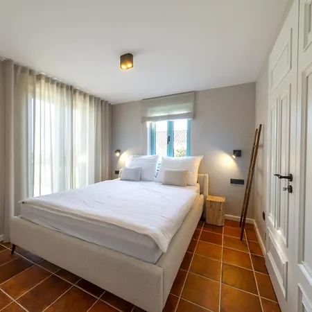 Villa Guduce 4 *