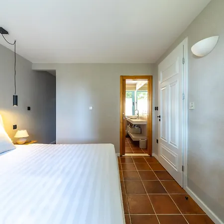 Guduce 4 Villa